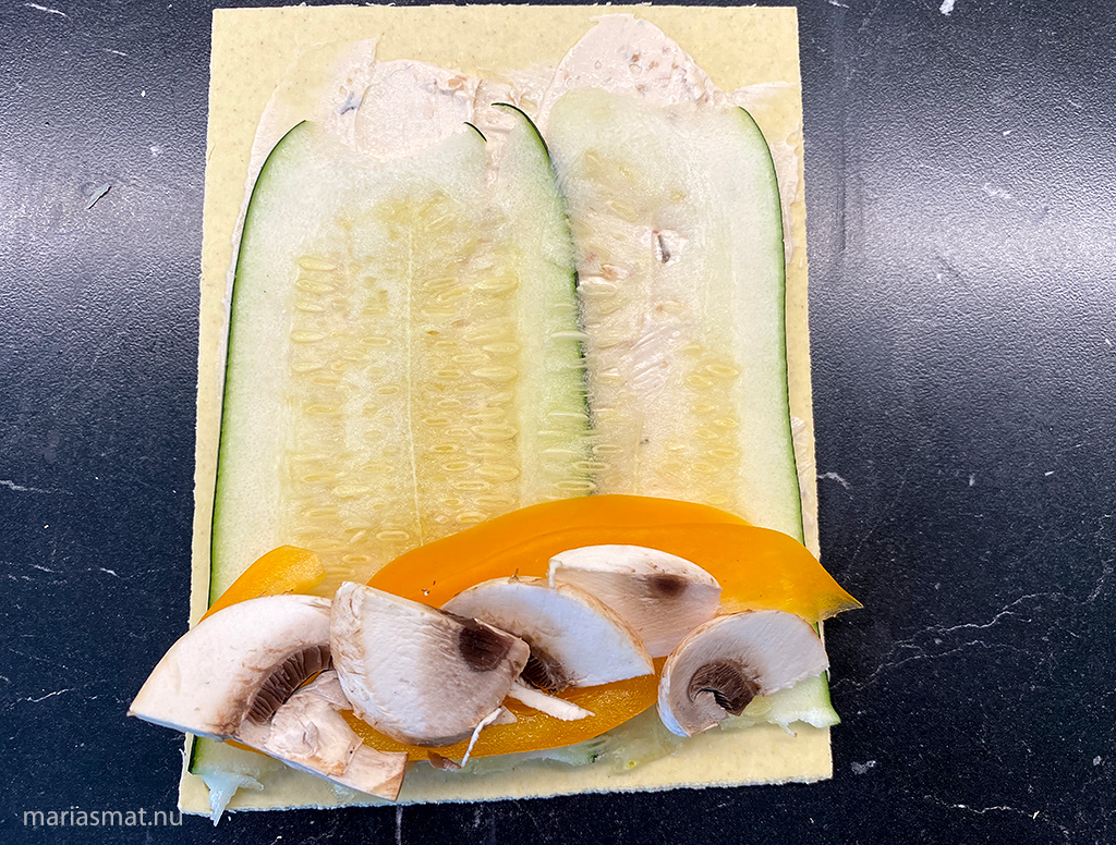 Pastarullar med zucchini och paprika