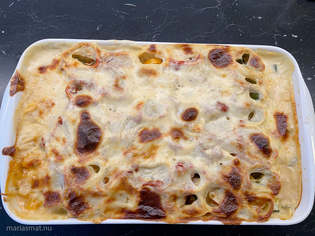 Pastarullar med zucchini och paprika