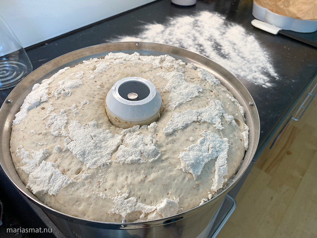 Baka tre bröd av en deg