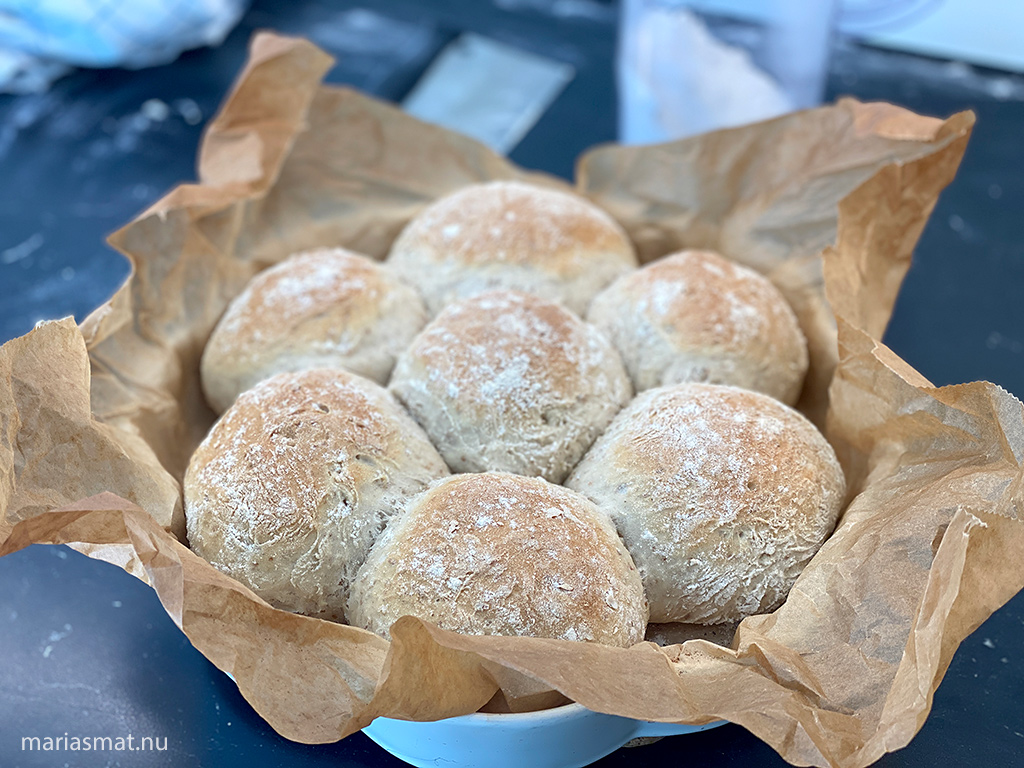 Baka tre bröd av en deg
