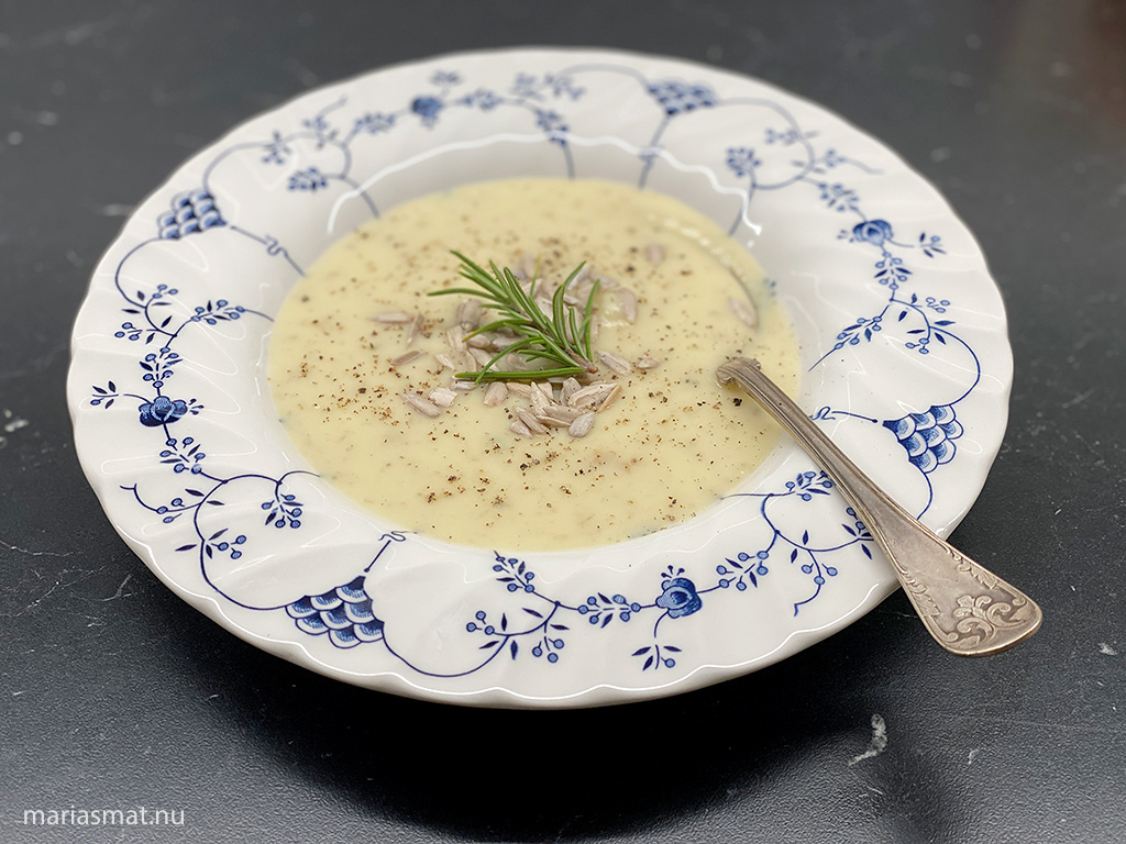 Palsternackssoppa med timjan