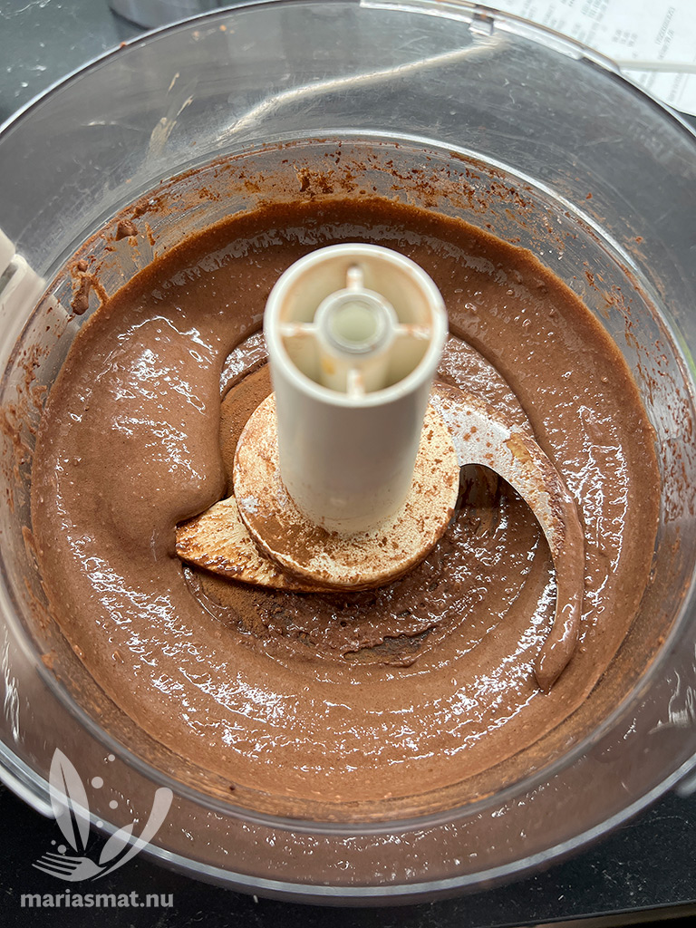 Chokladmousse på kokta ägg