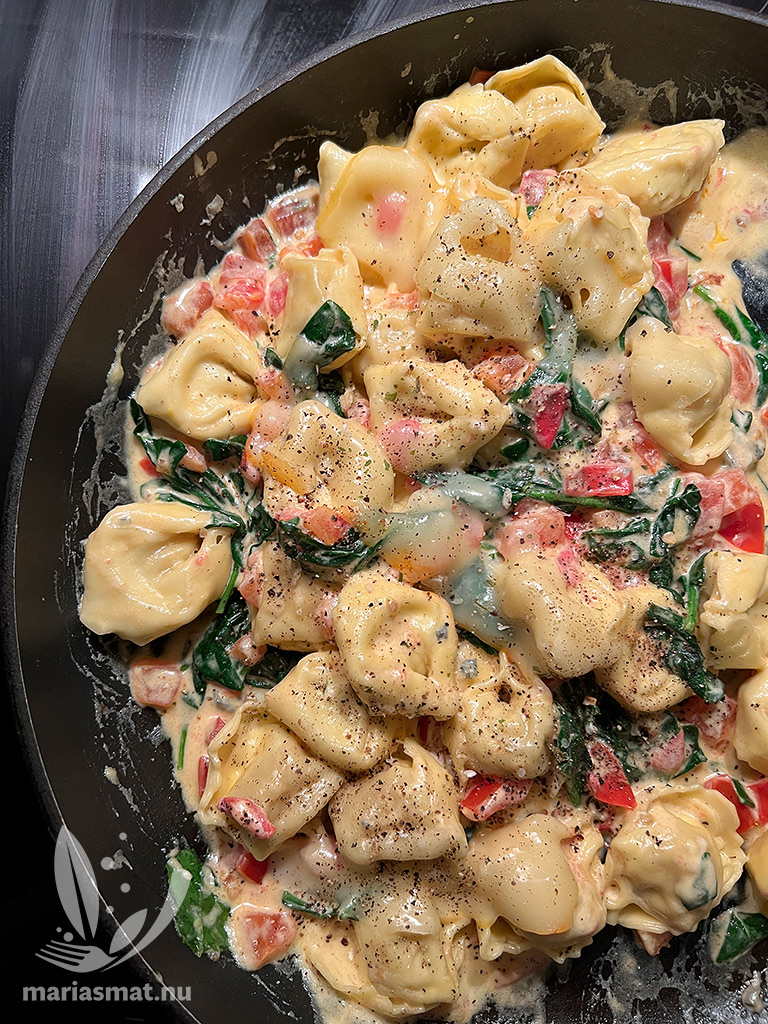 Enkel tortellonimiddag med ädelost