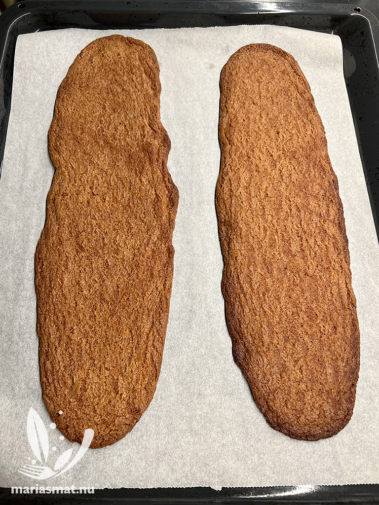 Juliga kolakakor med kanel och ingefära