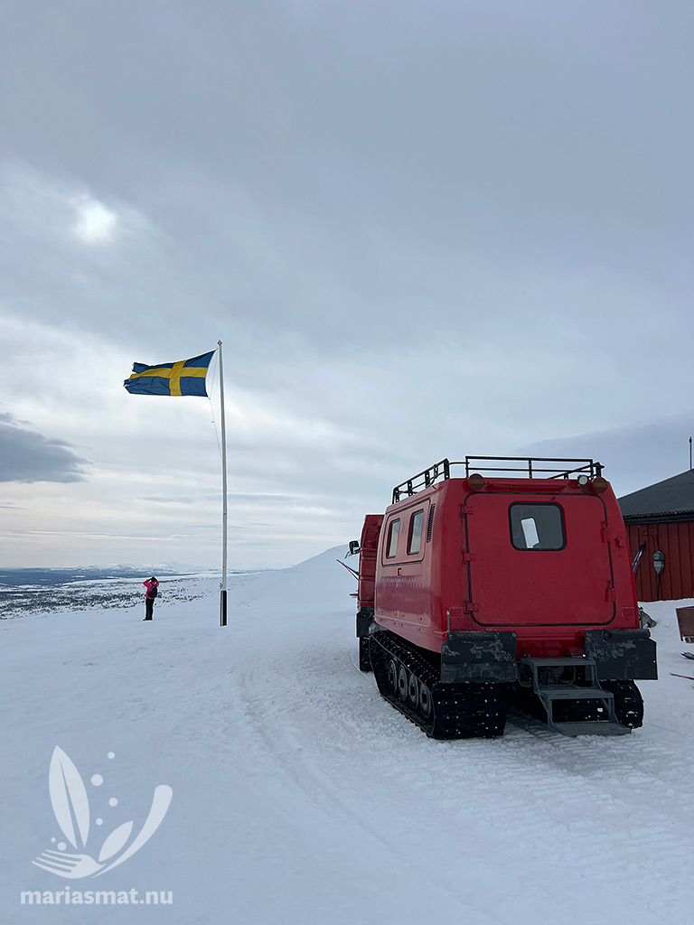 Bandvagn upp till Kariknallen