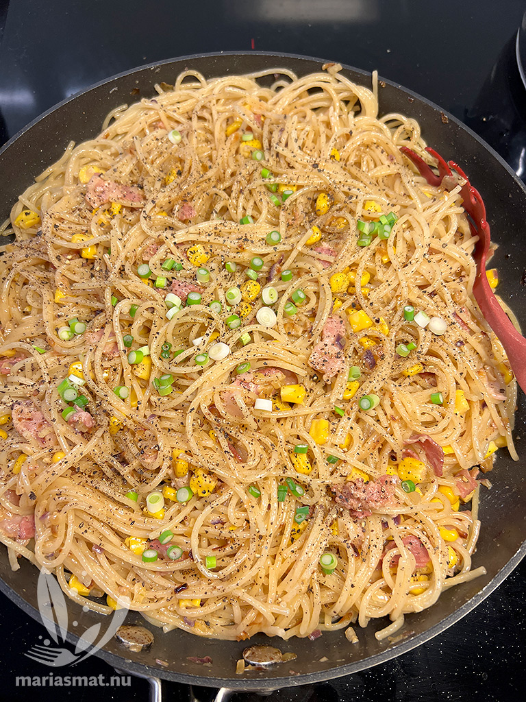 Majspasta med bacon
