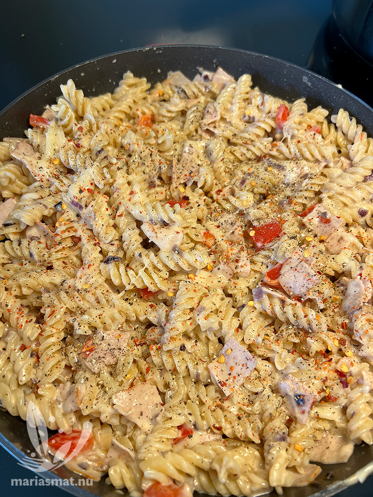 Ost- och skinkpasta