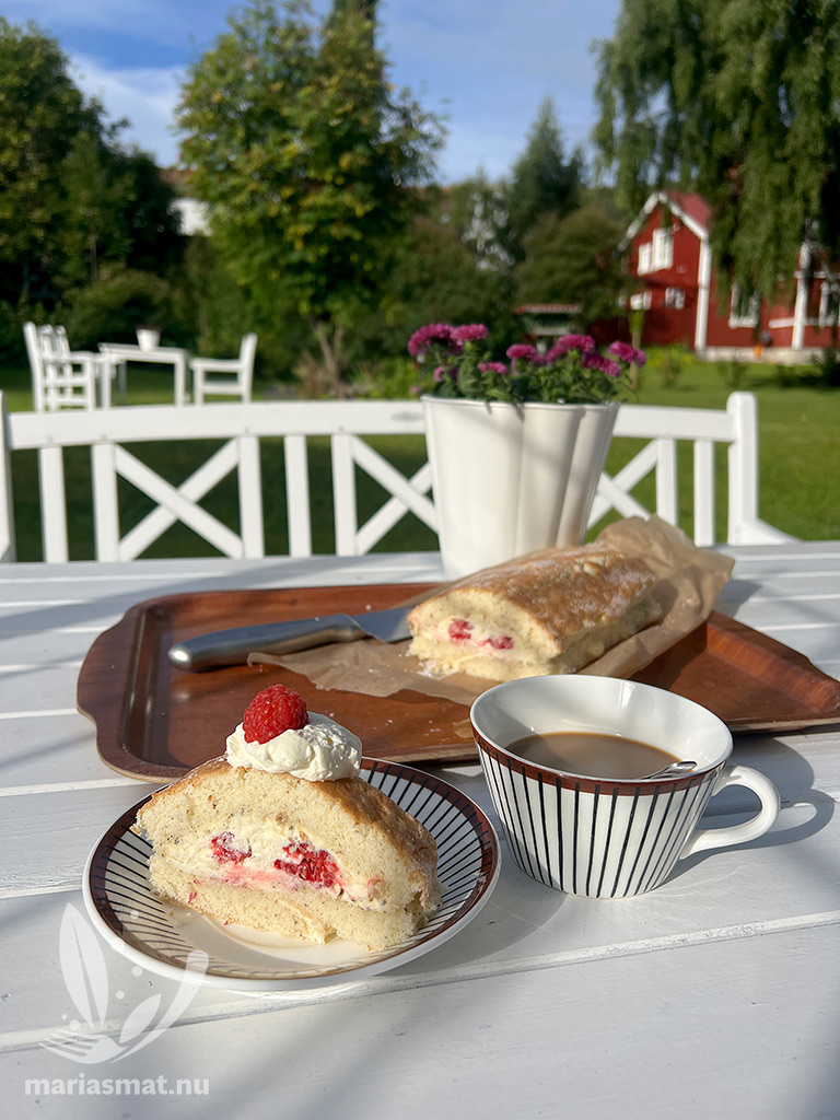 Sommarrulltårta med mascarpone och citron