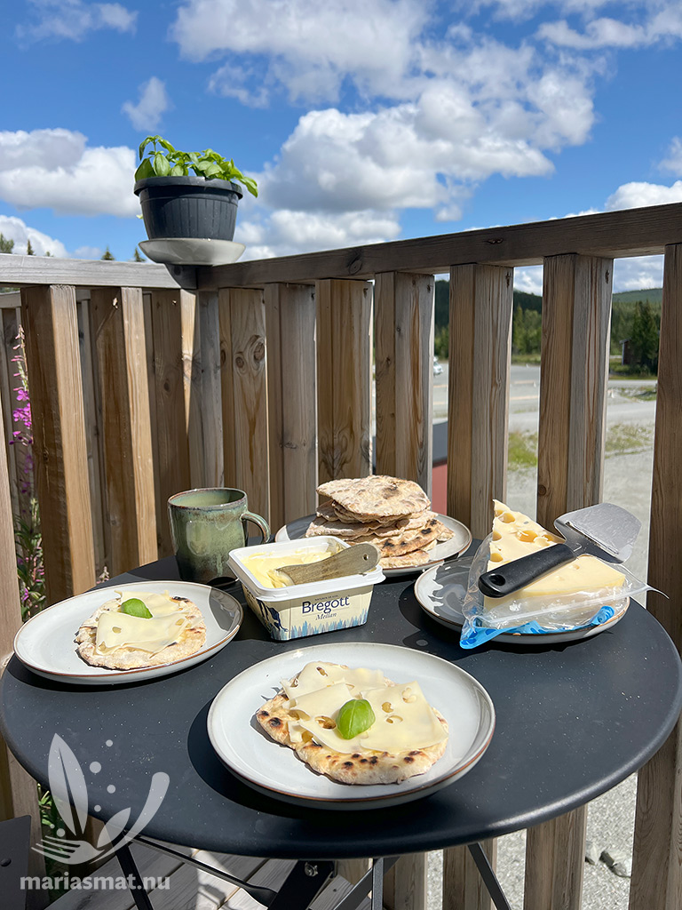 Stekpannebröd på överbliven havregrynsgröt