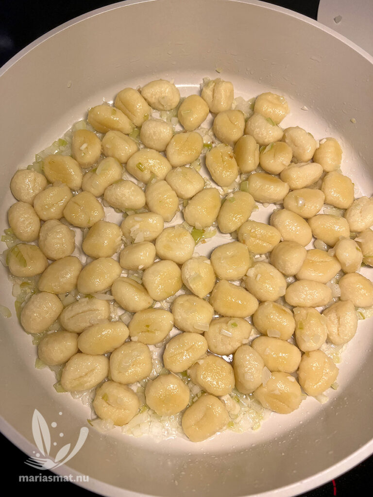 Gnocchigryta med tomat
