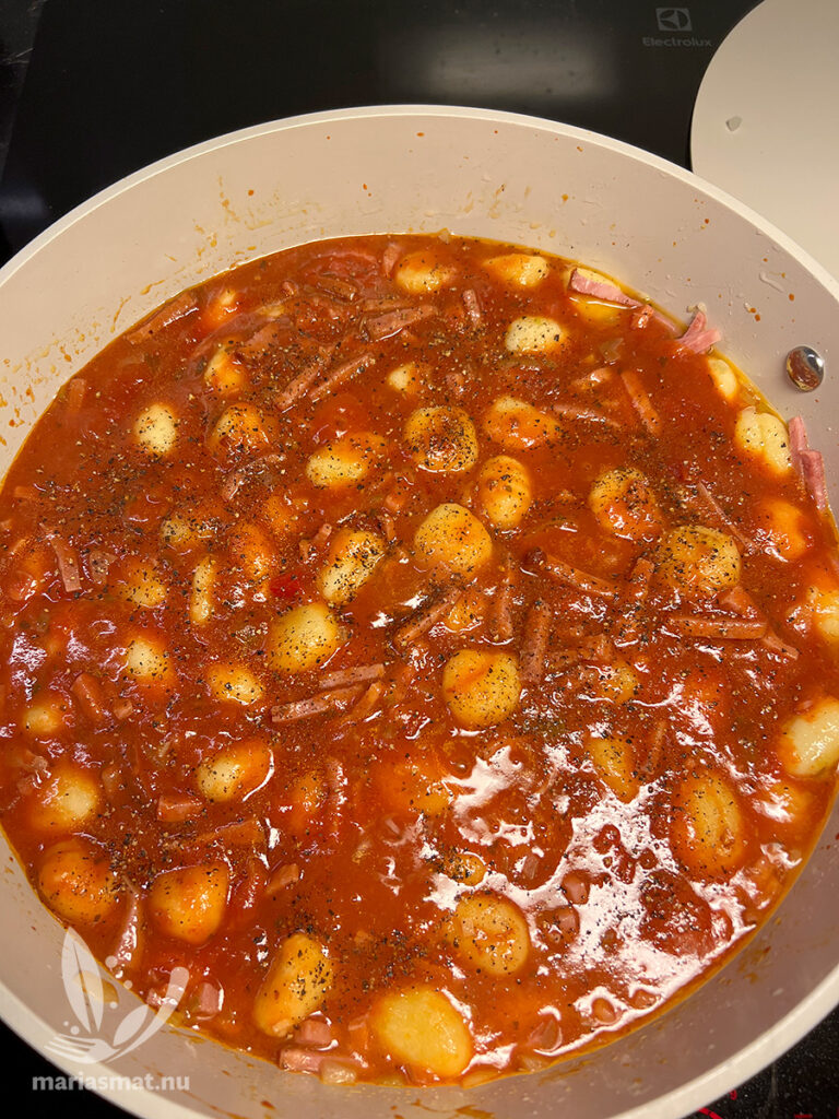 Gnocchigryta med tomat