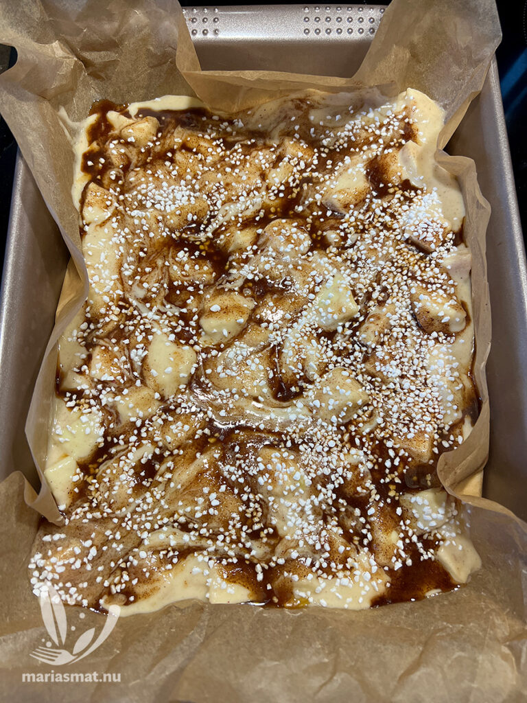 Kanelbulleäppelkaka till kanelbullens dag