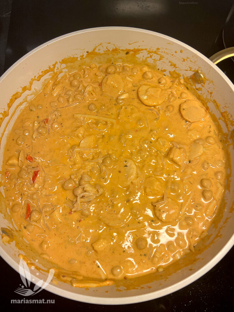 Kikärtsgryta med röd curry