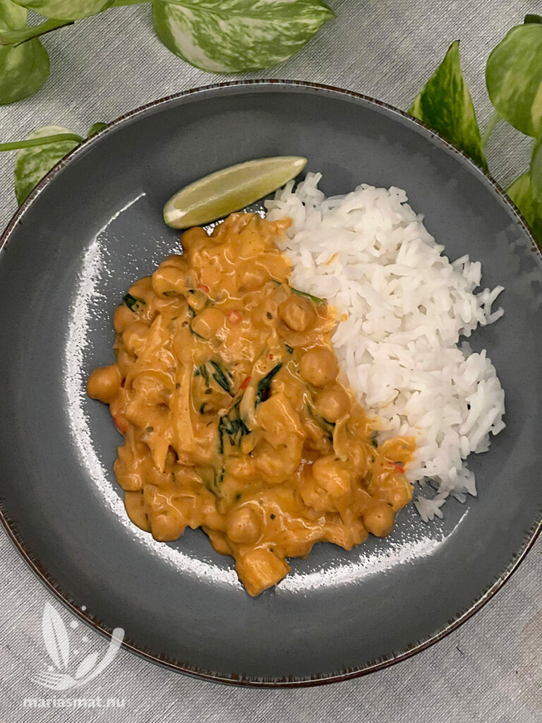 Kikärtsgryta med röd curry