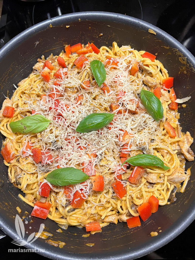 Kycklingpasta med svamp
