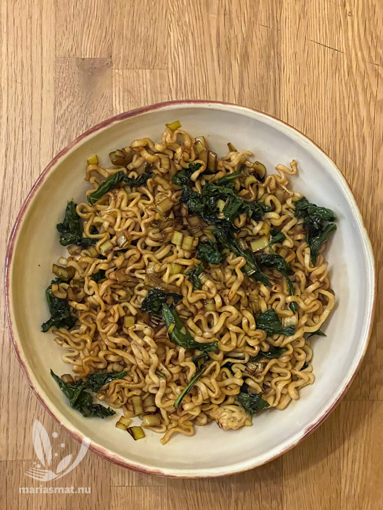 Snabba currynudlar